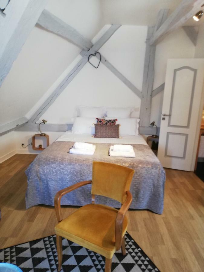 לה מאנש Appartement Henri II מראה חיצוני תמונה